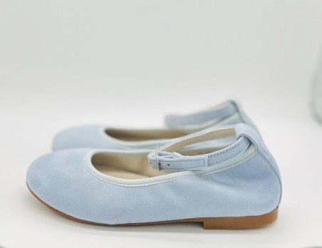 BAILARINA ANTE AZURE