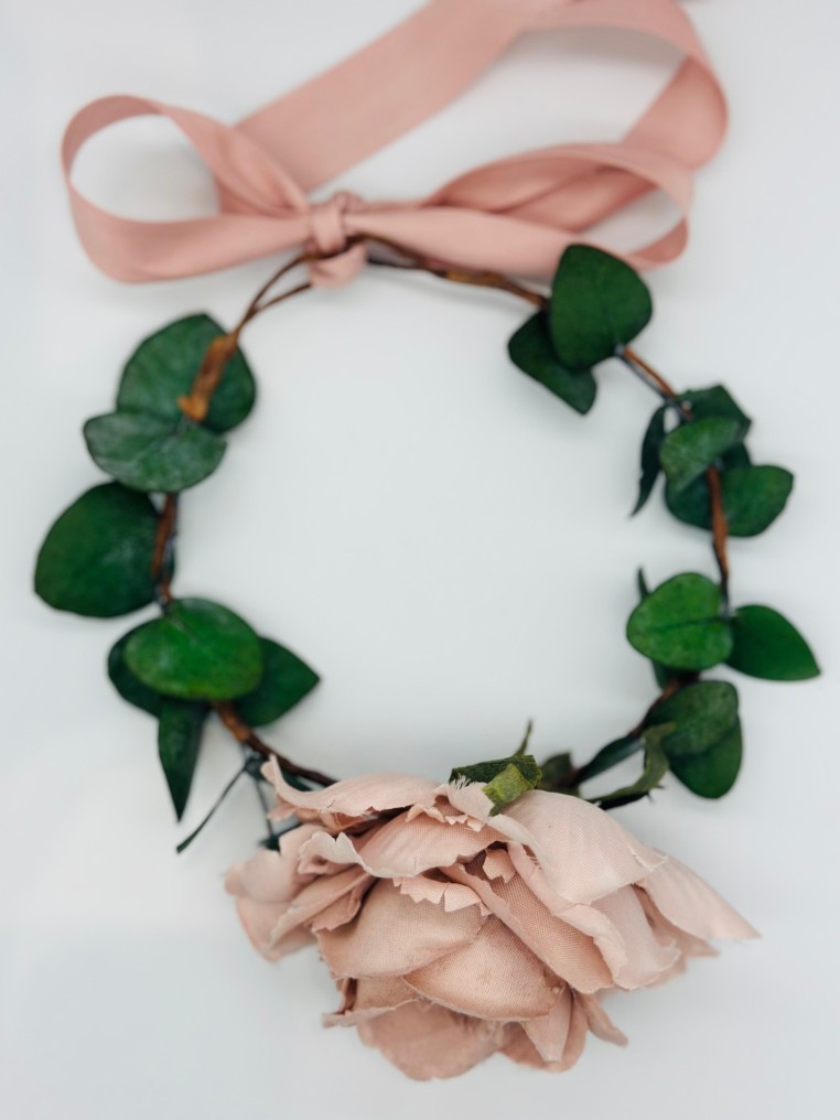 CONJUNTO CORONA Y PRENDIDO