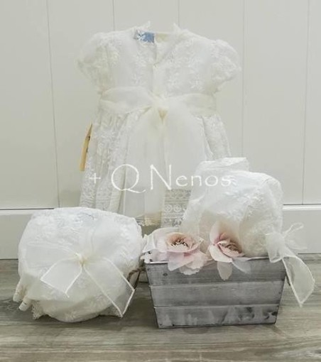 Jesusito Bautizo/Ceremonia Kobez Tul Bordado Beige Capota Volante K17716